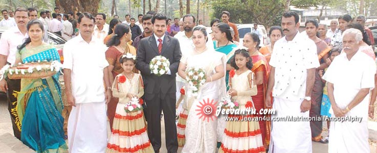 Anoop Alphy Wedding Photogallery